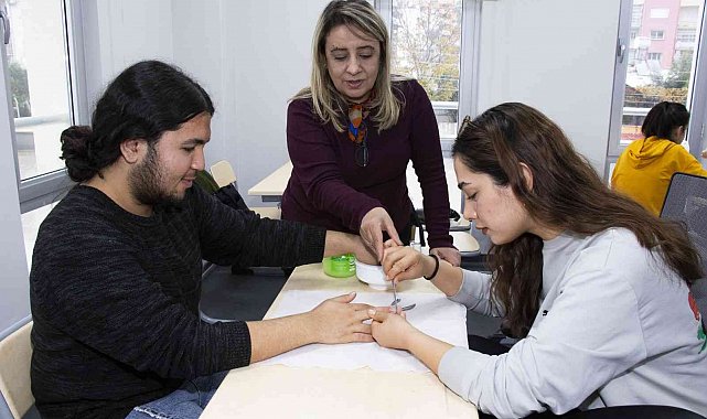 Maya: "Amacımız hobi değil, meslek edindirmek"
