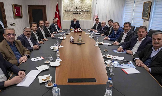 Memur-Sen Genel Başkanı Yalçın: "En düşük devlet memuru maaşına dikkat çektik"