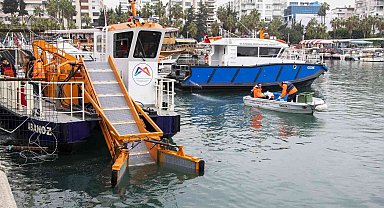 Mersin'de denizden 1 yılda 289 metreküp atık toplandı