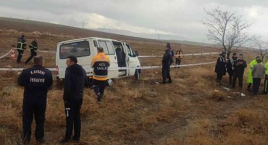 Midibüs takla attı: 1 ölü 1 yaralı