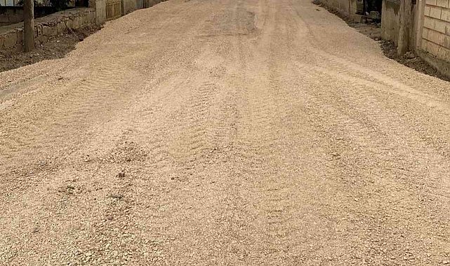 Mut'ta doğalgaz çalışmalarında bozulan yollar onarılıyor