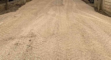 Mut'ta doğalgaz çalışmalarında bozulan yollar onarılıyor