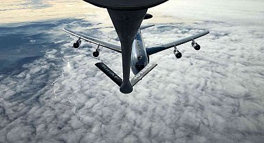 NATO'ya ait E-3A AWACS uçağına yakıt ikmali