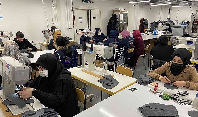 Öğrenirken üretiyor, meslek sahibi oluyorlar