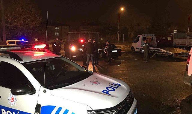 Otoparktaki araç içerisinde ölü bulundu