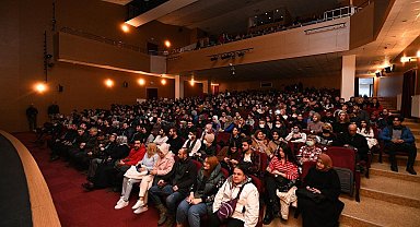 Pursaklar Belediyesi vatandaşları sanatla buluşturdu