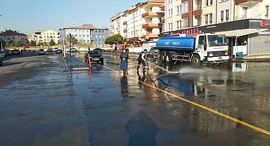 Pursaklar'da gece gündüz temizlik çalışması
