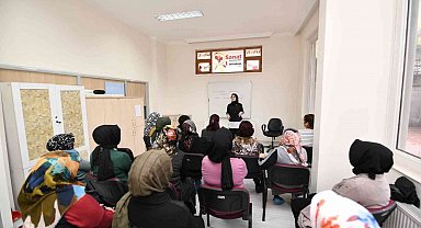 Pursaklar'da kursiyerlere eğitim semineri