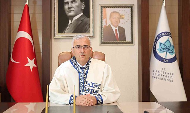 Rektör Çolak, "Yepyeni umutlar, hayaller ve hedeflerle 2023 yılına giriyoruz"