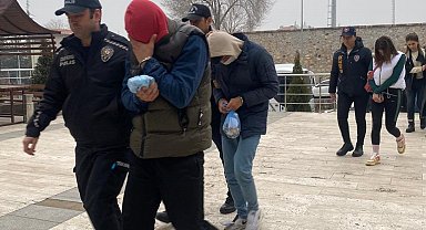 Sahte bungalov ev ve kiralık araç siteleri üzerinden bin kişiyi dolandırdılar