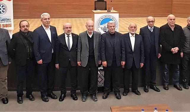 Şair-Yazar Metin Önal Mengüşoğlu 'Ahlak ve Düşünce Adamı Mehmet Akif' konferansına katıldı