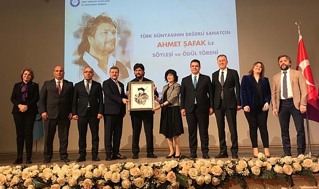 Sanatçı Ahmet Şafak üniversite öğrencileriyle buluştu