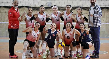 SCÜ voleybol takımı adım adım Süper Lig'e yürüyor