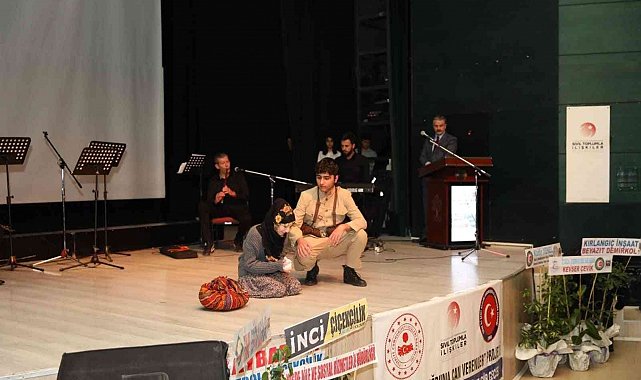 Şehit ailelerinden şiir gecesi