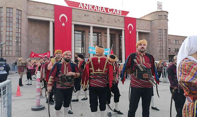 Seymenlerden kortej yürüyüşü
