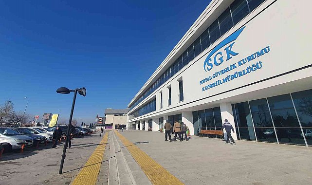 SGK'da hafta sonu "EYT" mesaisi