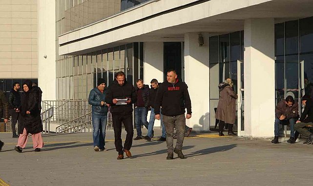 SGK'nın önü EYT'liler ile doldu