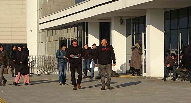 SGK'nın önü EYT'liler ile doldu