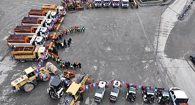 Sivas Belediyesi 300 personel 74 araçla kışa hazır