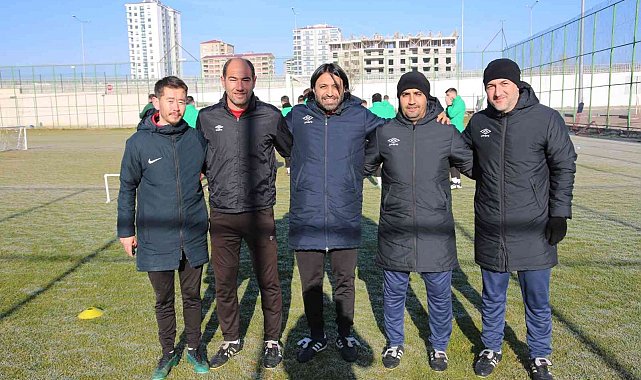 Sivas Belediyespor'un yeni teknik direktörü Hayrettin Yerlikaya ilk idmanına çıktı