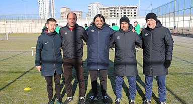 Sivas Belediyespor'un yeni teknik direktörü Hayrettin Yerlikaya ilk idmanına çıktı