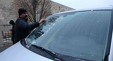 Sivas'ta buz kazıma mesaisi başladı