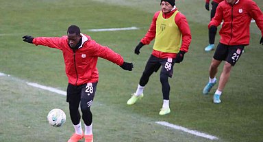 Sivasspor teknik direktörsüz çalıştı