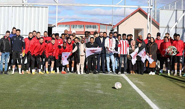 Sivasspor'a Galatasaray maçı öncesi yabancı öğrencilerden destek