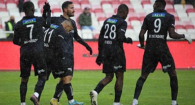 Sivasspor'da Erdoğan Yeşilyurt gol sayısını 3'e çıkarttı