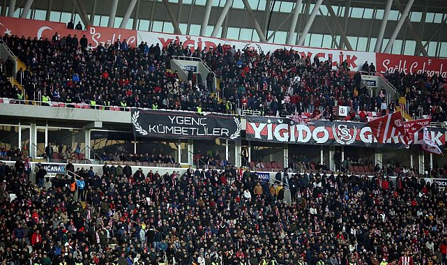 Sivassporlu taraftarlar Galatasaray maçına ilgi gösterdi