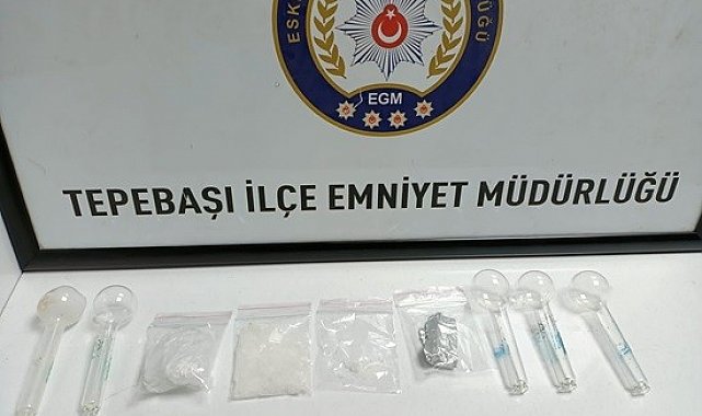 Şüpheli şahısların üzerinde uyuşturucu madde ele geçirildi