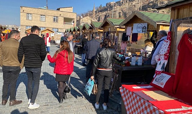 Talas 'Maharetli Eller Kadın Üretici Pazarı'na İlgi Büyük