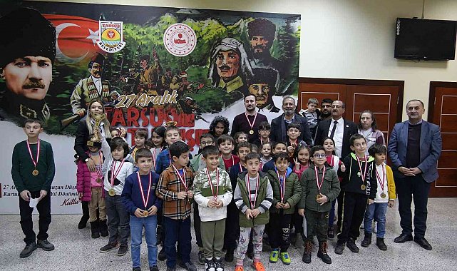 Tarsus'ta düzenlenen satranç turnuvasında ödüller sahiplerini buldu