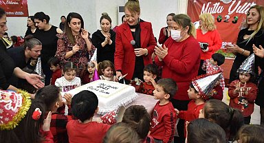 Tarsus'ta miniklerden yeni yıl partisi