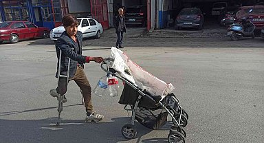 Tek ayak üzerinde çalışarak aile bütçesine destek oluyor