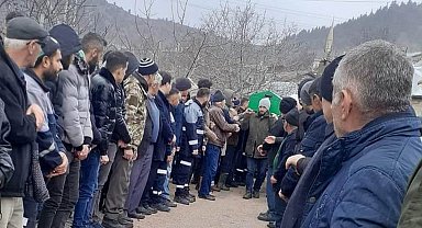 Trafik kazasında ölen genç son yolculuğuna uğurlandı