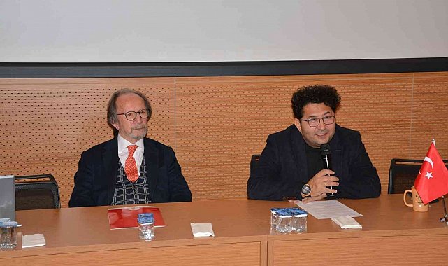 TÜDAM'da "Yaşayan İznik Çinileri ve Sanat Kültürü" konuşuldu