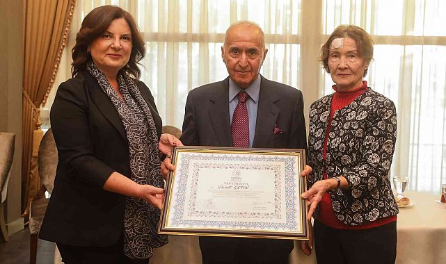 TÜSİAV'dan Hikmet Çetin'e Vefa Beratı