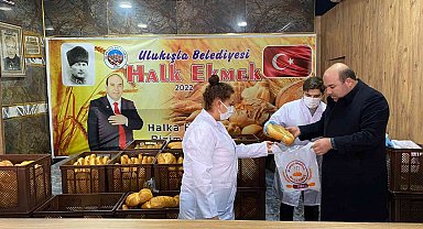 Ulukışla ilçesinde ekmek fırını açıldı