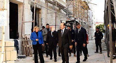 Vali Pehlivan, Karamancılar Konağı restorasyon çalışmalarını inceledi