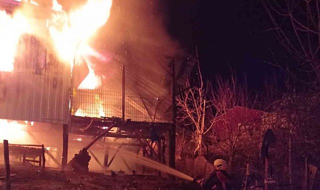 Yayla evi alev alev yandı