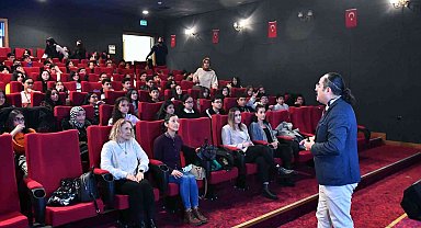YKS ve LGS'ye hazırlanan öğrencilere motivasyon semineri