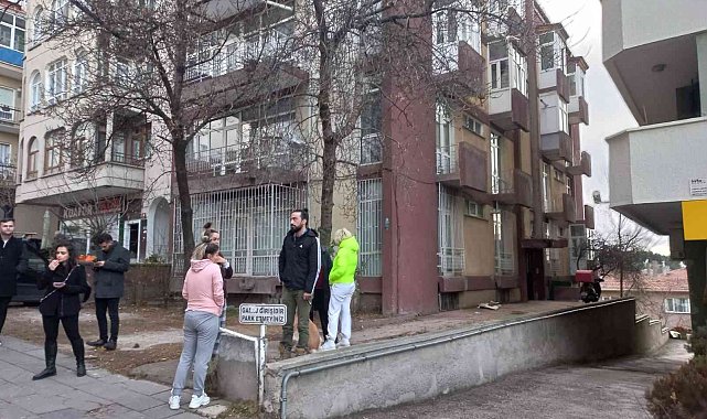 Yol ortasında eski eşine kurşun yağdırdı