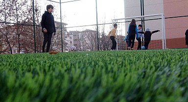 Yozgat'ta öğrencilerin sporla iç içe olması için semt sahaları yapılıyor