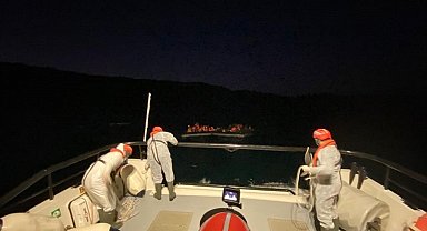Yunanistan tarafından ölüme terk edilen 43 düzensiz göçmen kurtarıldı
