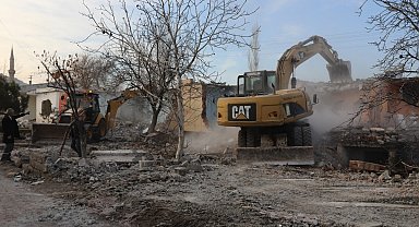 1000 Dairelik Kazım Karabekir Kentsel Dönüşüm Projesi İçin Yıkımlar Başladı