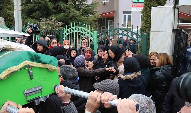 25 yaşındaki Tuğçe, gelinlik örtülü tabutunda son yolculuğuna uğurlandı