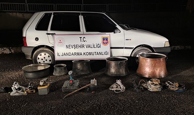3 hırsız çaldıkları malzemeler ile birlikte yakalandı