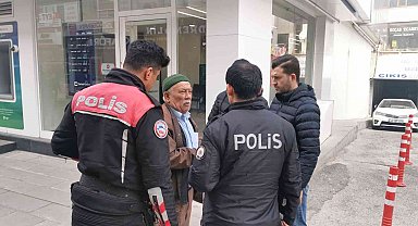 'Dolandırıcılardan kurtaracağız' deyip yaşlı adamı dolandırdılar