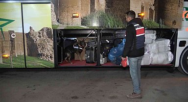 43 ilin geçiş güzergahında 'yılbaşı' denetimi: Araçlar tek tek durduruldu